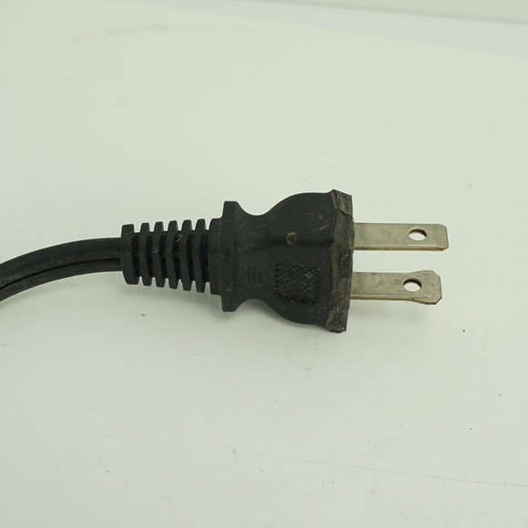 Magnavox TB110MW9 SDTV Converter Box Digital To Analog Tuner NO REMOTE/CORDS - Picture 8 of 8